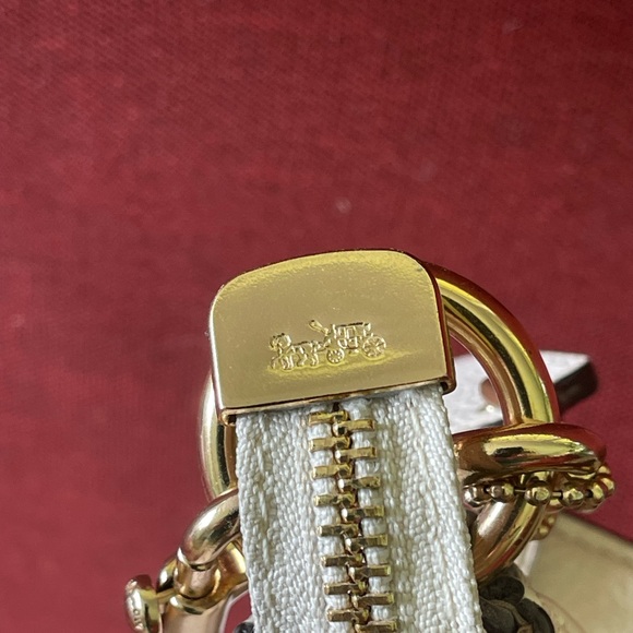 Authentic COACH Shoulder Bag Cream colored pebbled leather - Picture 14 of 14